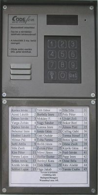 CODEFON kaputelefon EVKT 800 központ+proximity falon kív., 3 oszl. V